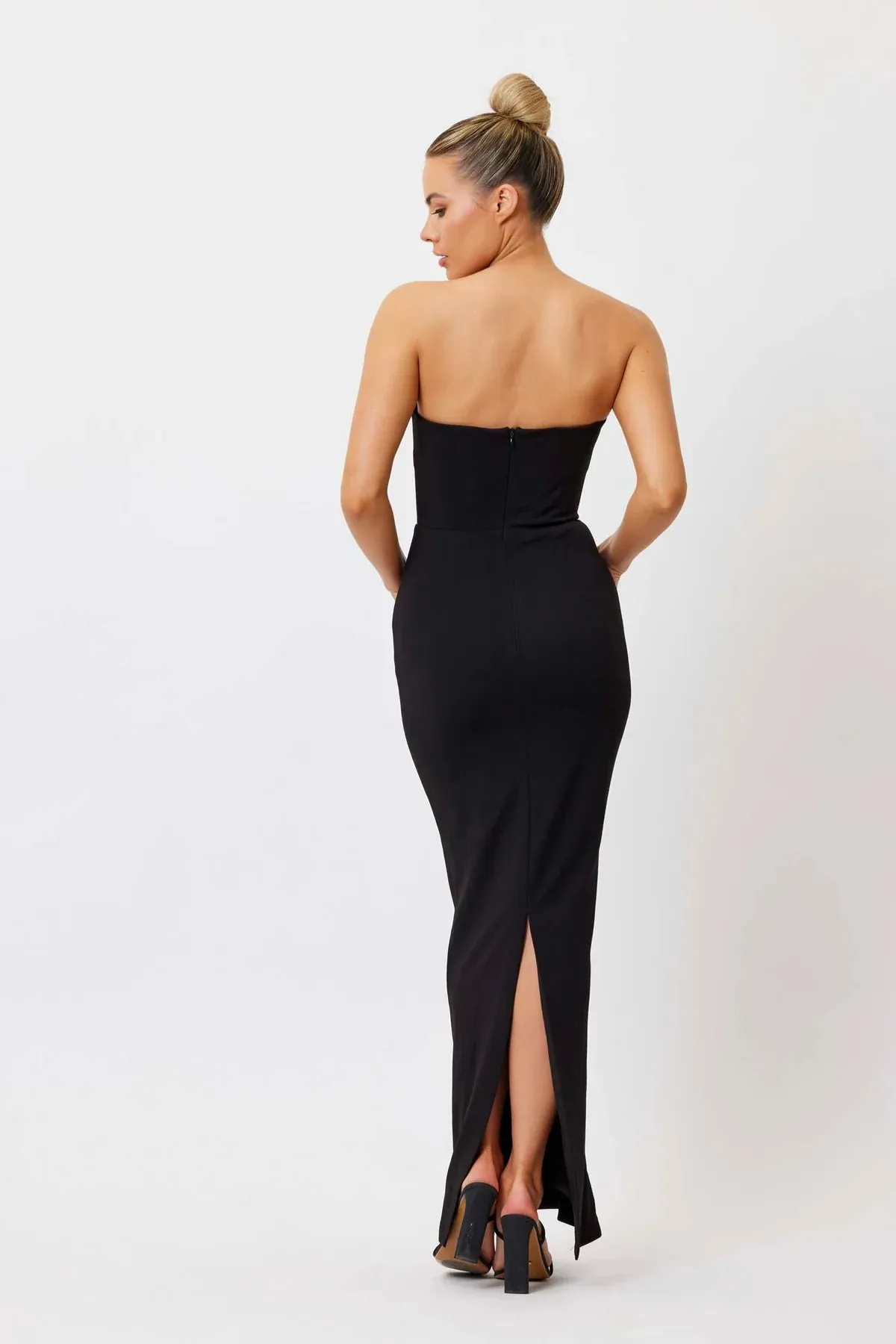 Bianca & Bridgett Avery V Neck Dress - Black