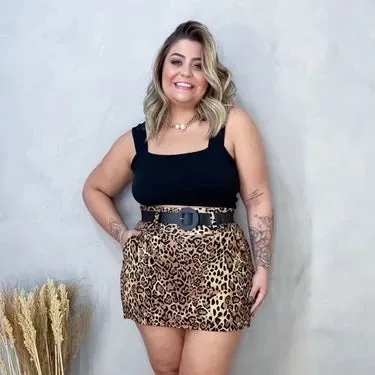 Conjunto Feminino Plus Size Blusa Cropped   Short Saia com Cinto - Conjuntinho Plus Moda Feminina.