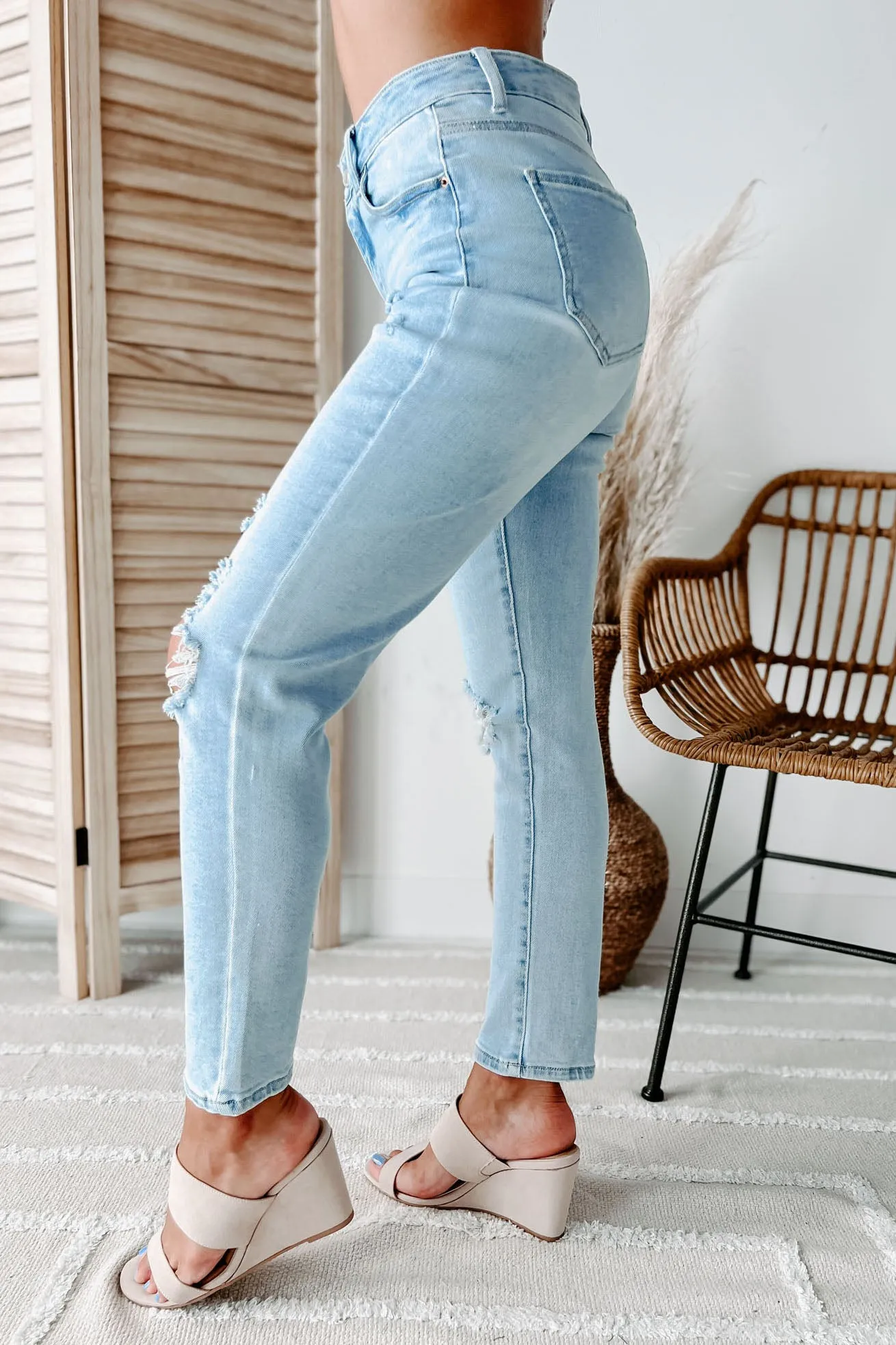 Karol High Rise Distressed Mom Jeans (Light)