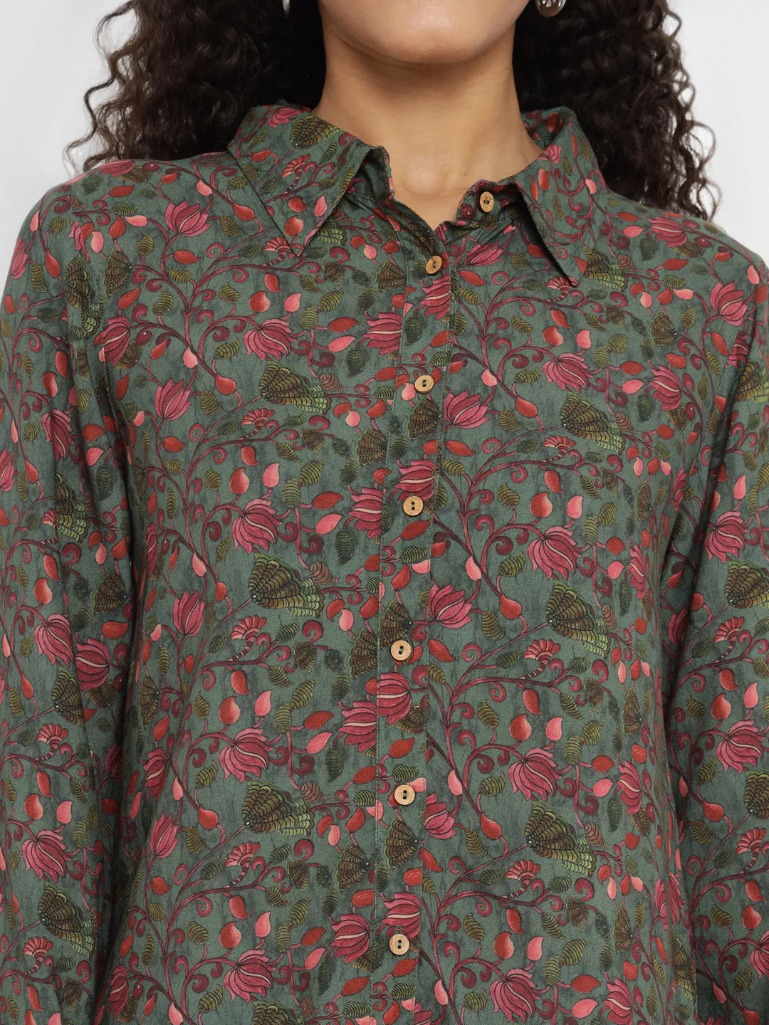 Porsorte Women’s Green Floral Printed Full Sleeves, Button-Down Collar Shirt