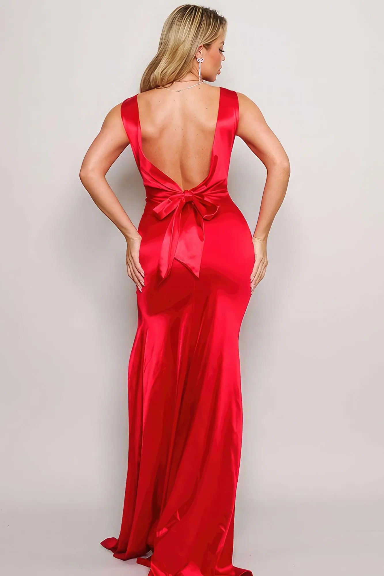 Sleeveless Deep V Low Back Bow Maxi Dress - Vibrant Red